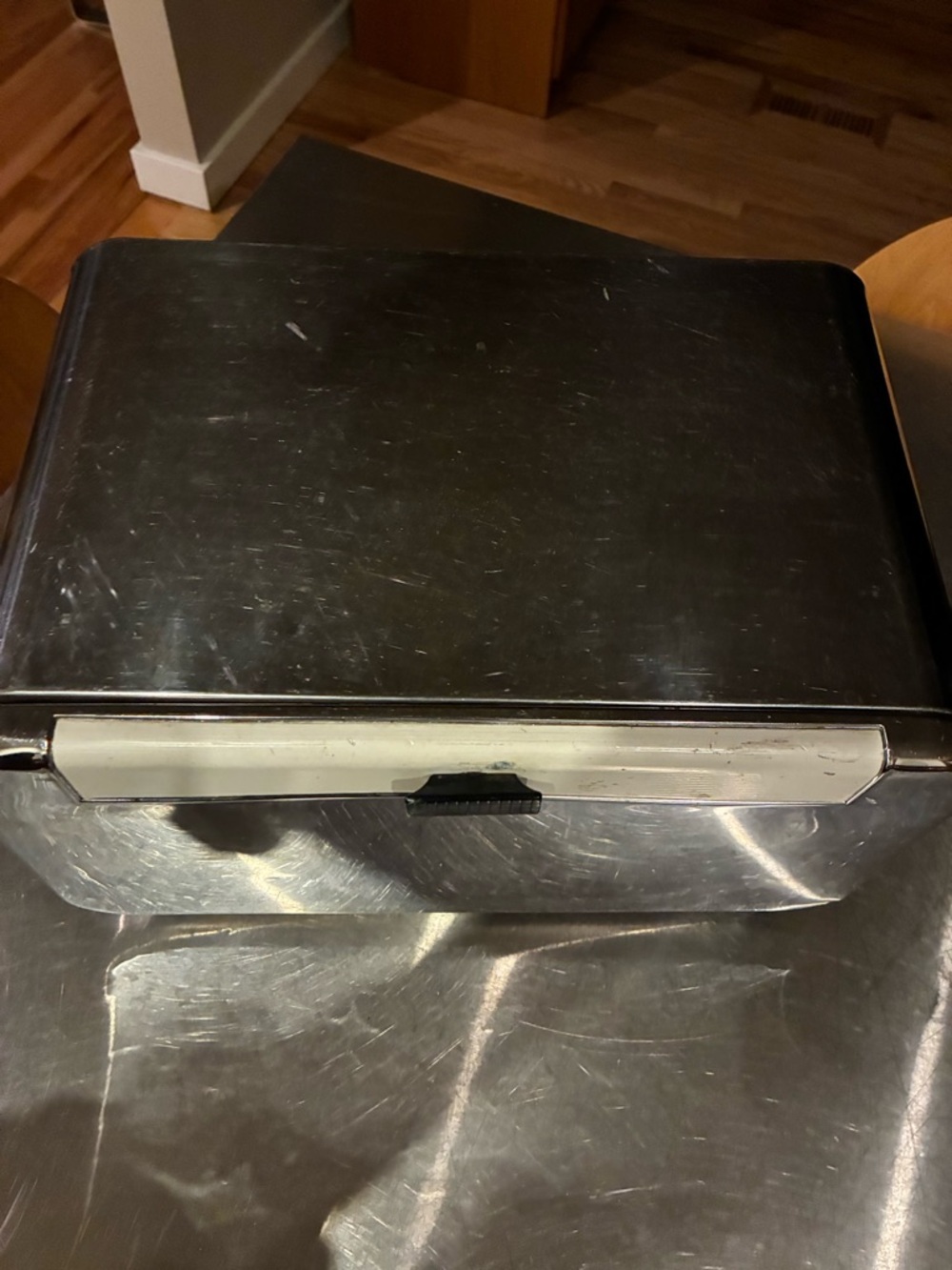 Breadette Masterware Chrome Bread Box Vintage Pie Safe w Built in Cutting Board - Picture 4 of 15